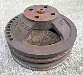 Chevrolet 3868559 Original 1960s Truck Cast Iron Water Pump Pulley 3-groove Oem