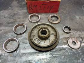 Chrysler 645623 Jeep Willys 1941-71 Nos Single Groove Crankshaft Pulley Seals Cap Parts
