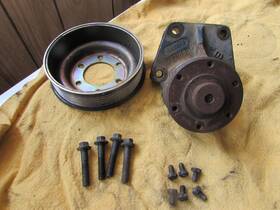 Cummins 3921689 1991.5 -1993 Dodge Ram 5.9l Fan Pulley Hub Bracket Assembly Bearing