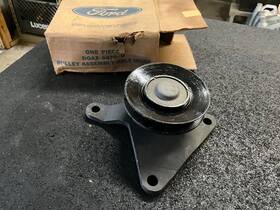 Ford D0aa-8a617-d1 Nos 1970 Idler Pulley D0az-8678-d Or