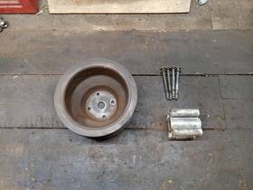 Ford F0te-8a528-aa 370 4 Groove Water Pump Pulley With Spacer E0ht-8a645-ab