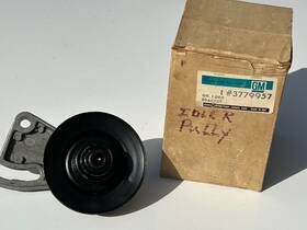 General Motors 3779957 Nos Gm 1960-69 Chevy Corvair Blower Belt Idler Pulley And Bearing Bracket