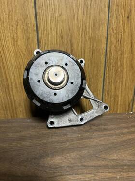 Isuzu 97228278 01-10 2001-2010 Duramax Lb7 Lly Lbz Lmm Fan Pulley With Bracket 97226289