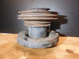 Mercedes Benz 1160322704 Crankshaft Pulley 86-91 R107 560sl W126 420sel 560sel