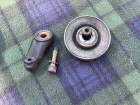 Mercedes-benz 1171320740 Mercedes-benz R107 560sl Idler Pulley Mount Bracket And