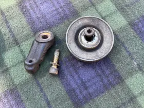 1171320740 Mercedes-benz R107 560sl Idler Pulley Mount Bracket And