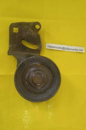Mopar 2899599 Rare Original 273 A/c Idler Pulley With Bracket 67 68 Barracuda Dart Valiant